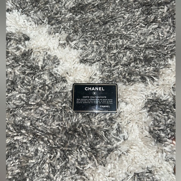 Chanel calfskin bucket/drawstring bag - Picture 7 of 9